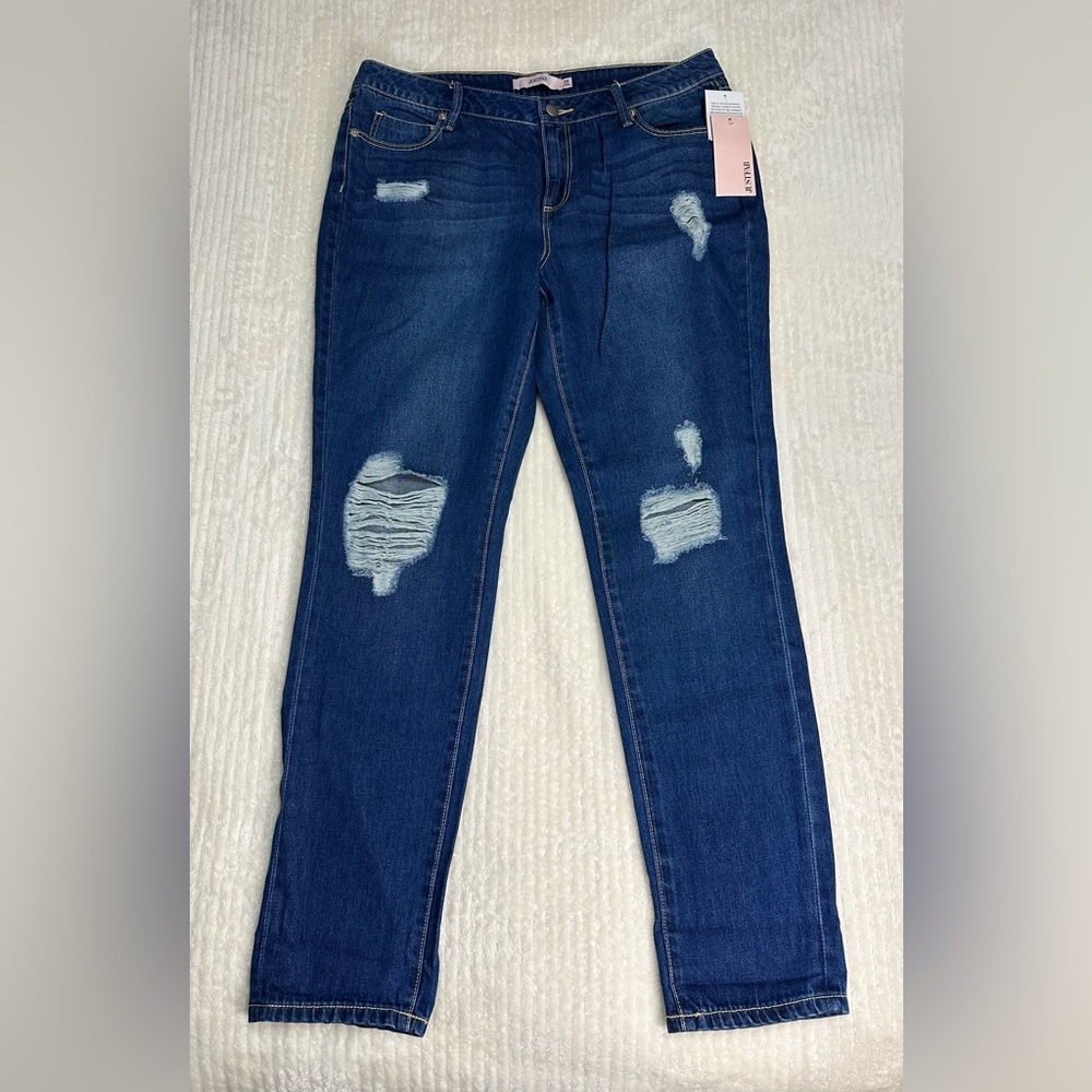 JustFab Distressed Straight Leg New Size 29